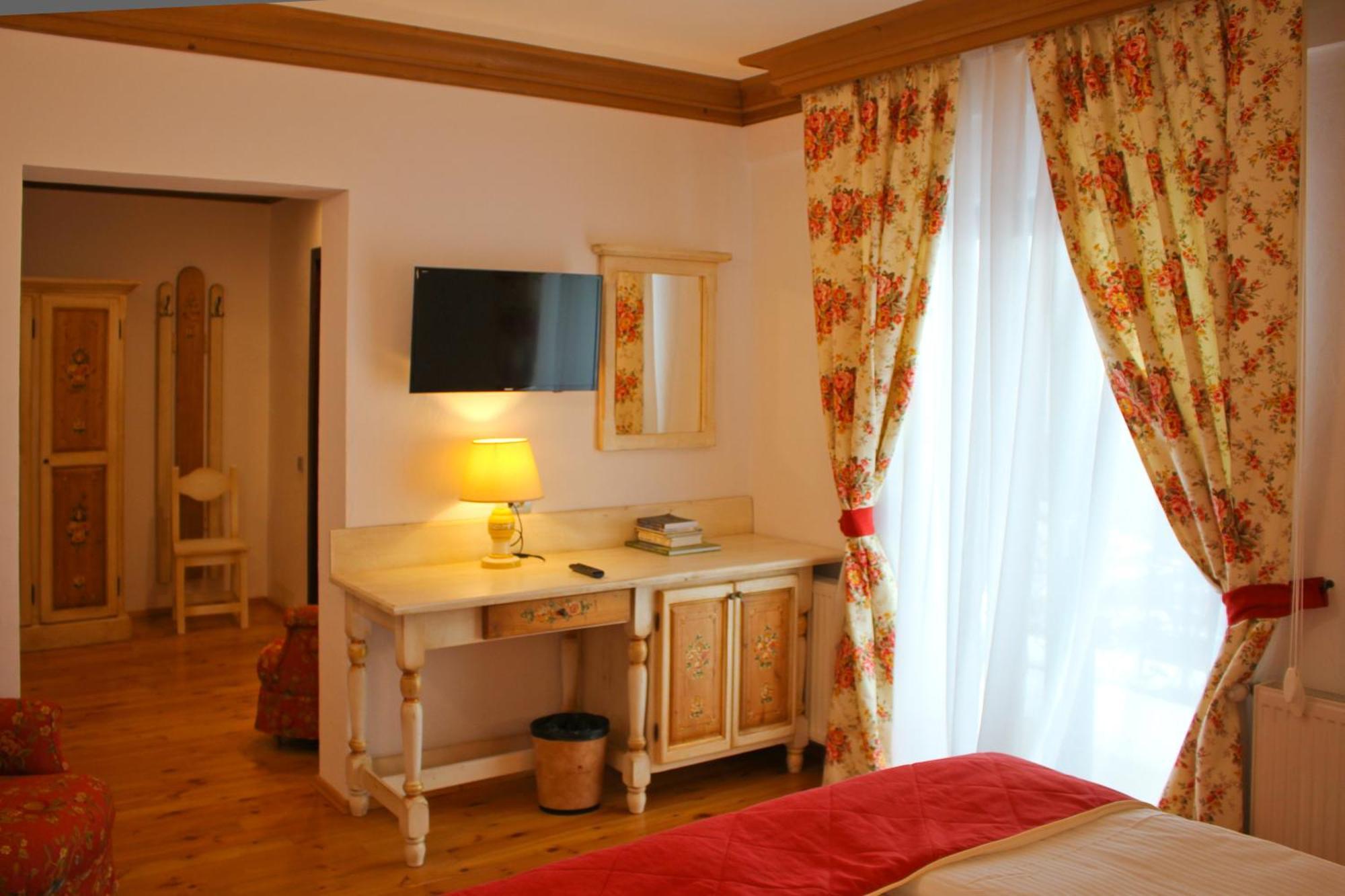 Casa Comana Boutique Hotel Bukarest Exteriör bild