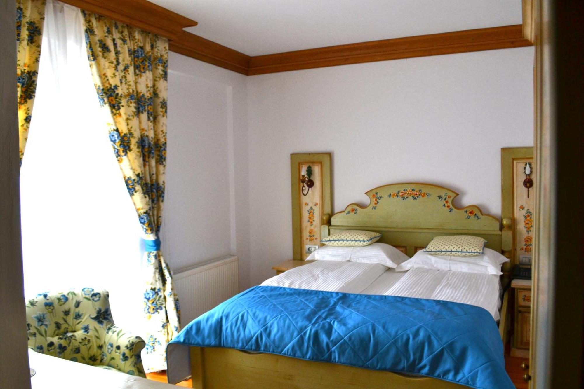 Casa Comana Boutique Hotel Bukarest Exteriör bild