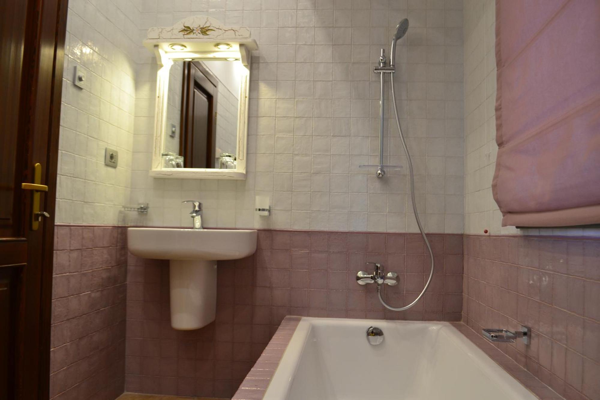 Casa Comana Boutique Hotel Bukarest Exteriör bild